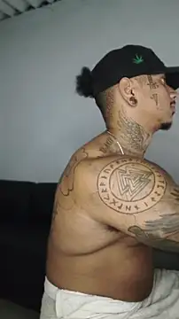 Snapshot of David_tatto1 chatting on 06-15-26, 03:09 David tatto1 online show from 06-15-26, 03:09
