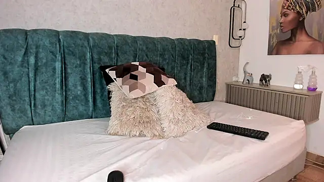 Snapshot of Diamond_twink chatting on 06-25-26, 01:48 Diamond twink online show from 06-25-26, 01:48