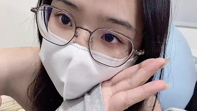 LHeart online show from 04-23-26, 01:57