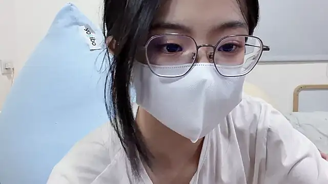 LHeart online show from 06-19-26, 01:37