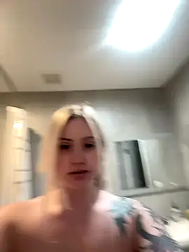 Snapshot of seeunexttuesday chatting on 09-19-25, 02:24 seeunexttuesday online show from 09-19-25, 02:24