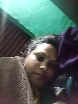 Snapshot of SHWETA1180 chatting on 11-12-25, 12:33 SHWETA1180 online show from 11-12-25, 12:33