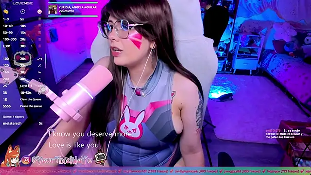 Snapshot of AlyssaRomanova chatting on 09-29-25, 02:27 AlyssaRomanova online show from 09-29-25, 02:27