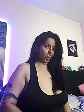 Snapshot of holydeath_1 chatting on 11-19-25, 11:21 holydeath 1 online show from 11-19-25, 11:21