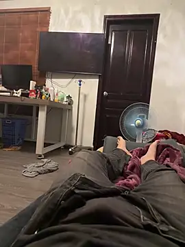 Snapshot of Tunphamdzai chatting on 12-19-25, 11:39 Tunphamdzai online show from 12-19-25, 11:39