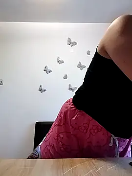 LarisseBelle online show from 10-11-25, 01:31