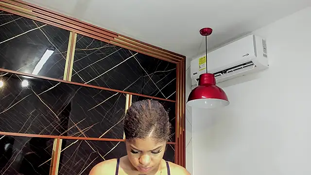 Snapshot of HannyThompson chatting on 10-13-25, 12:27 HannyThompson online show from 10-13-25, 12:27