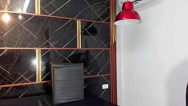 Snapshot of HannyThompson chatting on 10-22-25, 06:40 HannyThompson online show from 10-22-25, 06:40