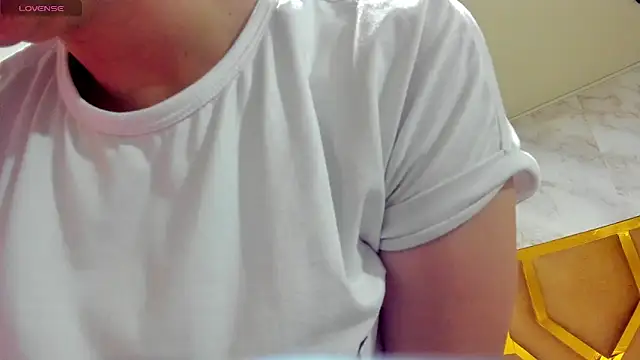 Snapshot of Luciifeer_ chatting on 10-26-25, 06:36 Luciifeer online show from 10-26-25, 06:36