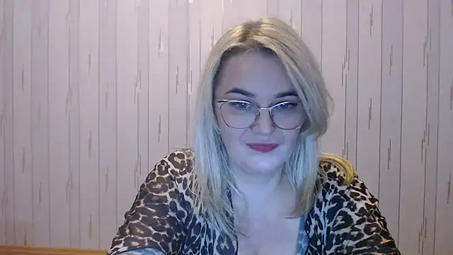 Snapshot of EleanoraDream chatting on 11-20-25, 01:55 EleanoraDream online show from 11-20-25, 01:55