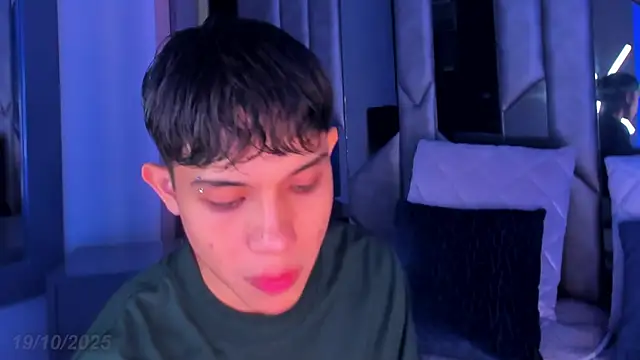 Sebax Young online show from 10-19-25, 07:58