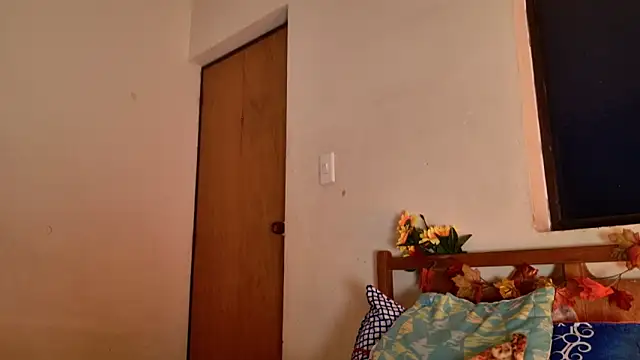  MoonLipson  online show from 09-22-25, 05:09