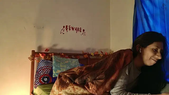  MoonLipson  online show from 11-08-25, 03:23