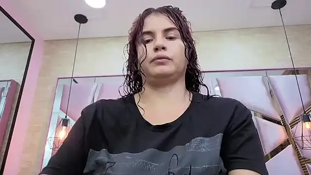 Snapshot of ThaliaCross chatting on 04-22-26, 07:48 ThaliaCross online show from 04-22-26, 07:48