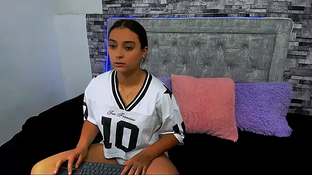 Snapshot of nicolexxaleja chatting on 10-16-25, 08:10 nicolexxaleja online show from 10-16-25, 08:10