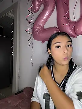 Snapshot of nicolexxaleja chatting on 06-27-26, 03:11 nicolexxaleja online show from 06-27-26, 03:11