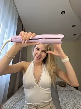 Snapshot of YungTessa chatting on 06-19-26, 02:32 YungTessa online show from 06-19-26, 02:32