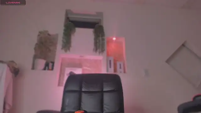 Snapshot of Chloe_cooperr chatting on 09-23-25, 02:36 Chloe cooperr online show from 09-23-25, 02:36