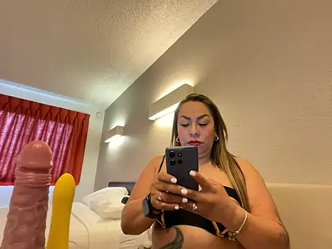 SamyHot2025 online show from 03-13-26, 08:15