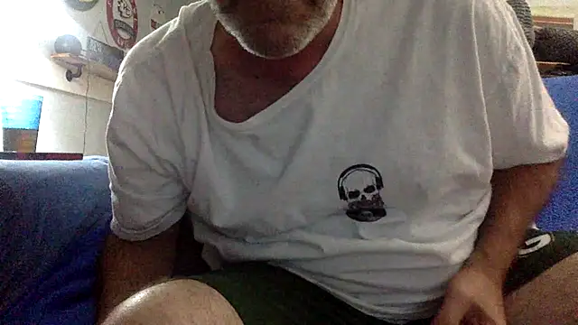 Snapshot of ClayShar2025 chatting on 06-08-26, 02:56 ClayShar2025 online show from 06-08-26, 02:56