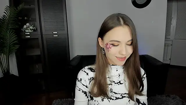 EllaCurtis online show from 10-05-25, 06:06