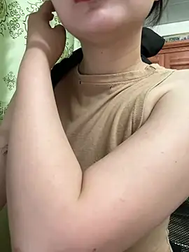 LinYi Office online show from 02-25-26, 01:26