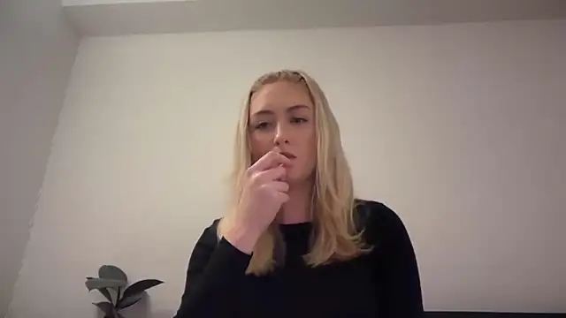 Kitty Swetty online show from 04-21-26, 07:17