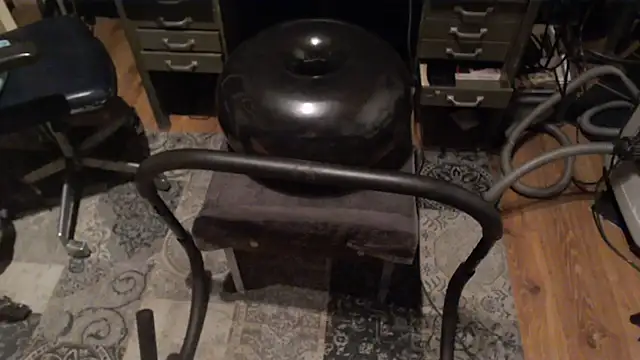 Snapshot of drieghe chatting on 10-25-25, 01:46 drieghe online show from 10-25-25, 01:46