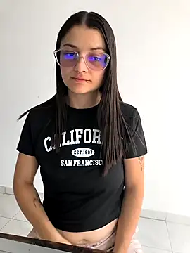 Coralinne   online show from 03-31-26, 03:12