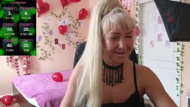 Snapshot of Laura_Gol chatting on 02-20-26, 04:53 Laura Gol online show from 02-20-26, 04:53