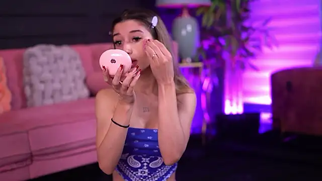 OdetteMason online show from 02-12-26, 05:57