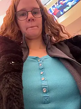 Snapshot of Bikergirl_97 chatting on 11-24-25, 09:09 Bikergirl 97 online show from 11-24-25, 09:09