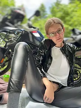 Bikergirl 97 online show from 06-10-26, 10:25
