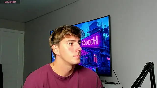 Snapshot of DaniHort chatting on 09-21-25, 01:13 DaniHort online show from 09-21-25, 01:13