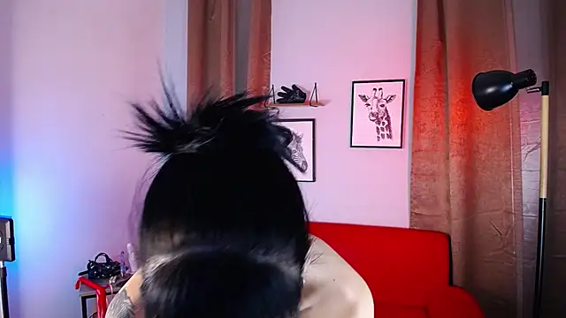 Snapshot of DakariaHills_ chatting on 10-22-25, 02:39 DakariaHills online show from 10-22-25, 02:39