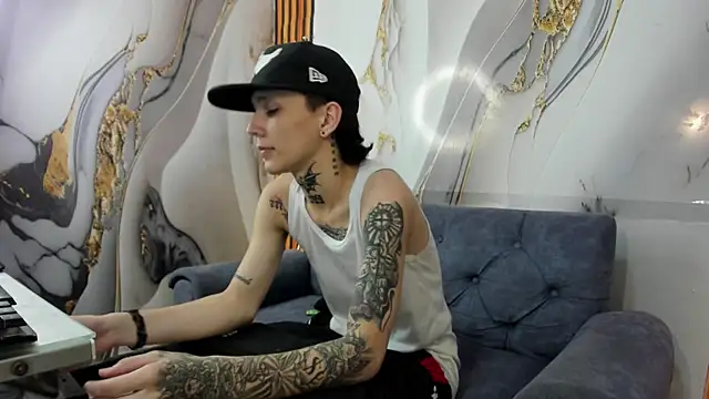 StraightBoy Nick online show from 10-28-25, 12:58