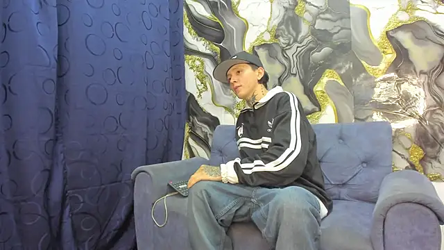 Snapshot of StraightBoy_Nick chatting on 05-28-26, 04:54 StraightBoy Nick online show from 05-28-26, 04:54