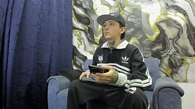 Snapshot of StraightBoy_Nick chatting on 06-02-26, 04:14 StraightBoy Nick online show from 06-02-26, 04:14
