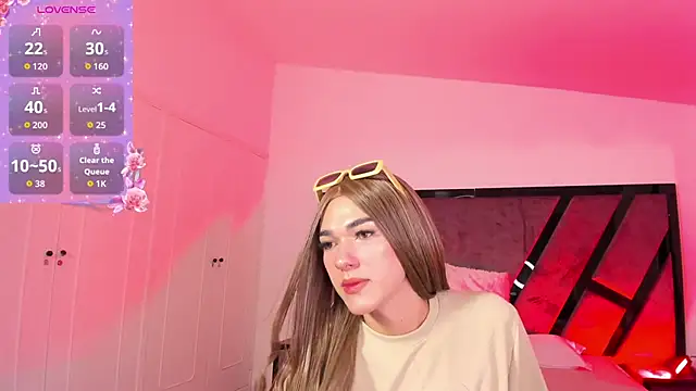 Snapshot of MarilynDupont chatting on 09-21-25, 04:14 MarilynDupont online show from 09-21-25, 04:14