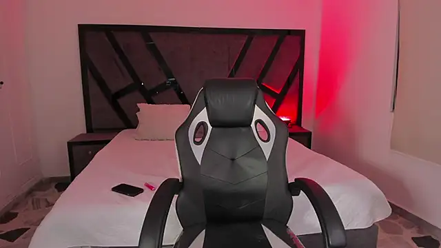 Snapshot of MarilynDupont chatting on 09-26-25, 05:11 MarilynDupont online show from 09-26-25, 05:11