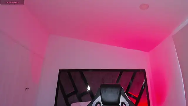 Snapshot of MarilynDupont chatting on 10-28-25, 09:50 MarilynDupont online show from 10-28-25, 09:50