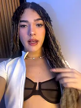 Snapshot of MarilynDupont chatting on 10-29-25, 08:43 MarilynDupont online show from 10-29-25, 08:43