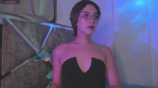 Snapshot of MarilynDupont chatting on 11-06-25, 03:07 MarilynDupont online show from 11-06-25, 03:07