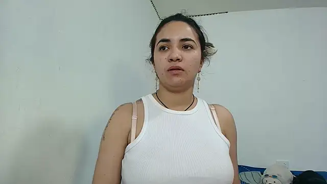 Snapshot of Naughty_Nights_Live chatting on 04-23-26, 01:35 Naughty Nights Live online show from 04-23-26, 01:35