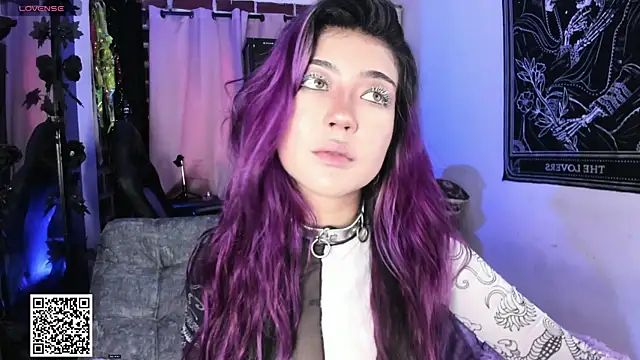 Snapshot of Katyuska_Sg1 chatting on 05-06-26, 02:44 Katyuska Sg1 online show from 05-06-26, 02:44