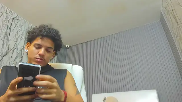 Xfire boy69 online show from 02-04-26, 02:45