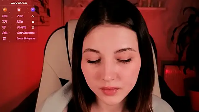 Snapshot of Kimmie_shine chatting on 10-22-25, 11:32 Kimmie shine online show from 10-22-25, 11:32