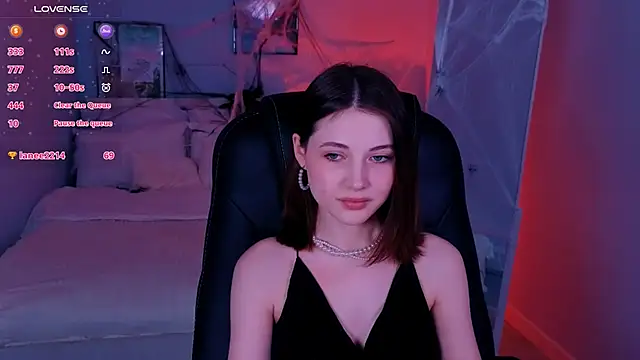 Snapshot of Kimmie_shine chatting on 10-24-25, 08:44 Kimmie shine online show from 10-24-25, 08:44