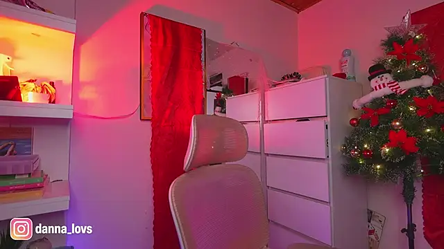 Dannaa Lovs online show from 11-24-25, 05:45