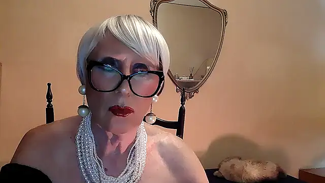 Snapshot of ROBY_SWEETHOT chatting on 10-10-25, 10:20 ROBY SWEETHOT online show from 10-10-25, 10:20